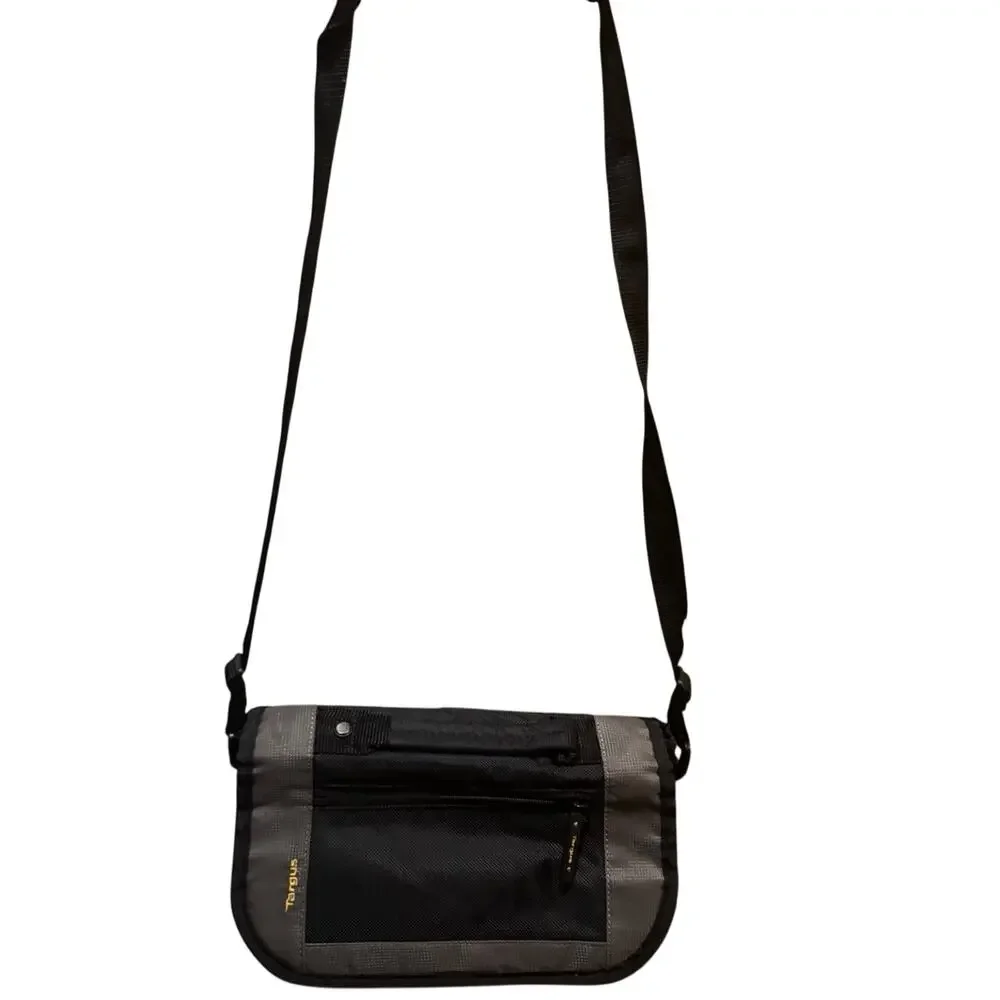 Crossbody Targus bag ❤️